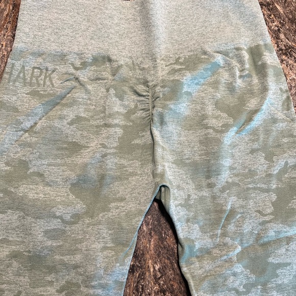 Gymshark Camo Seamless Leggings - Picture 3 of 4